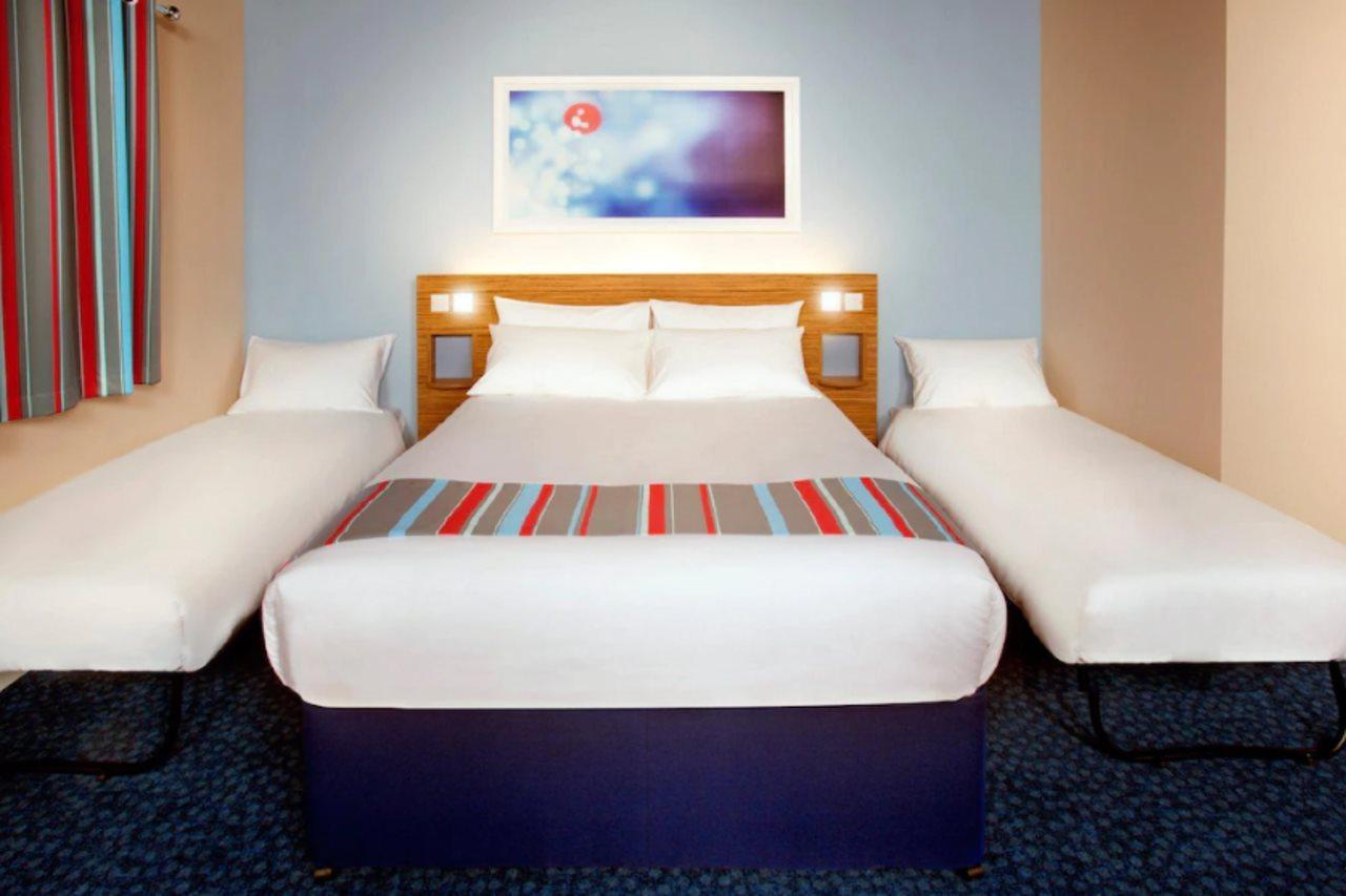 Travelodge Manchester Birch M62 Eastbound Heywood Extérieur photo