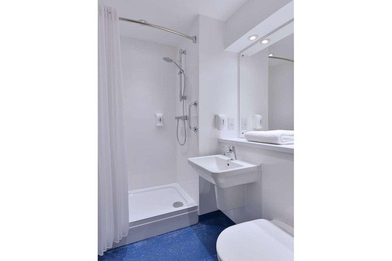 Travelodge Manchester Birch M62 Eastbound Heywood Extérieur photo